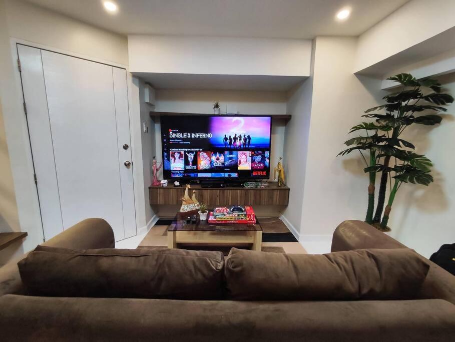 Apartment A2j Luxury 2br Near High Street Bgc Taguig Manila