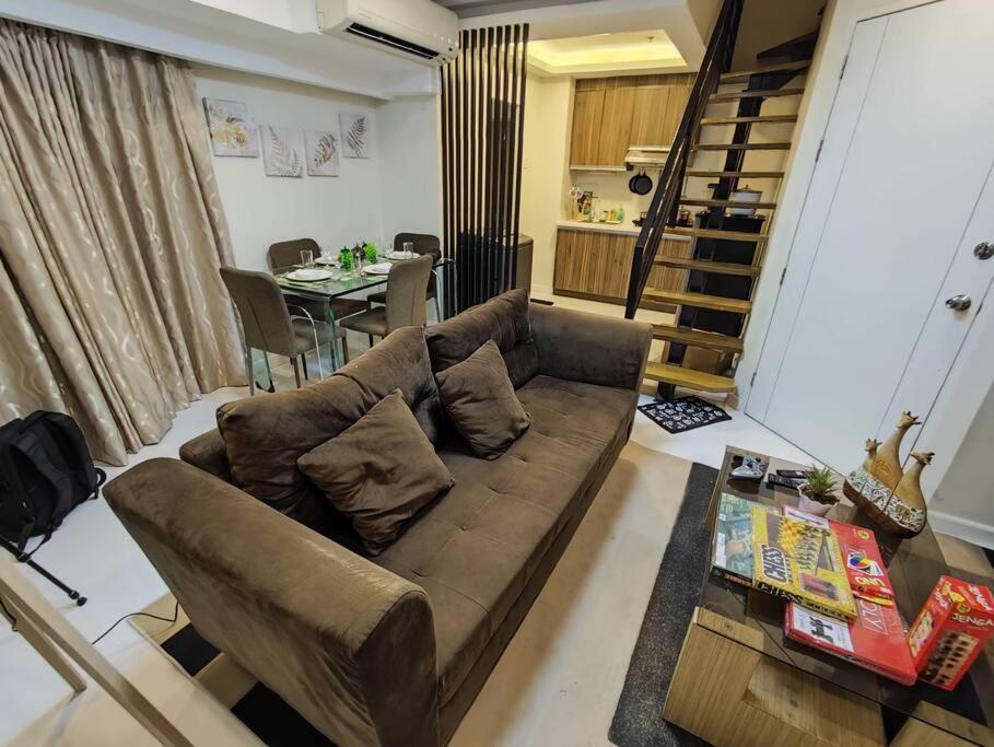 Apartment A2j Luxury 2br Near High Street Bgc Taguig Manila
