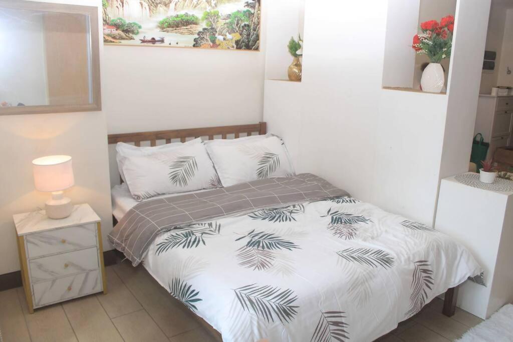A2j Luxury Studio Venice Near Venice Mall * Manila