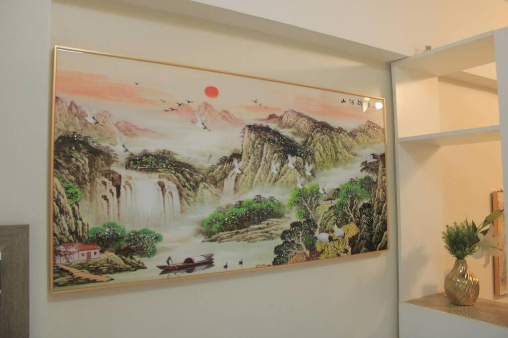 A2j Luxury Studio Venice Near Venice Mall * Manila