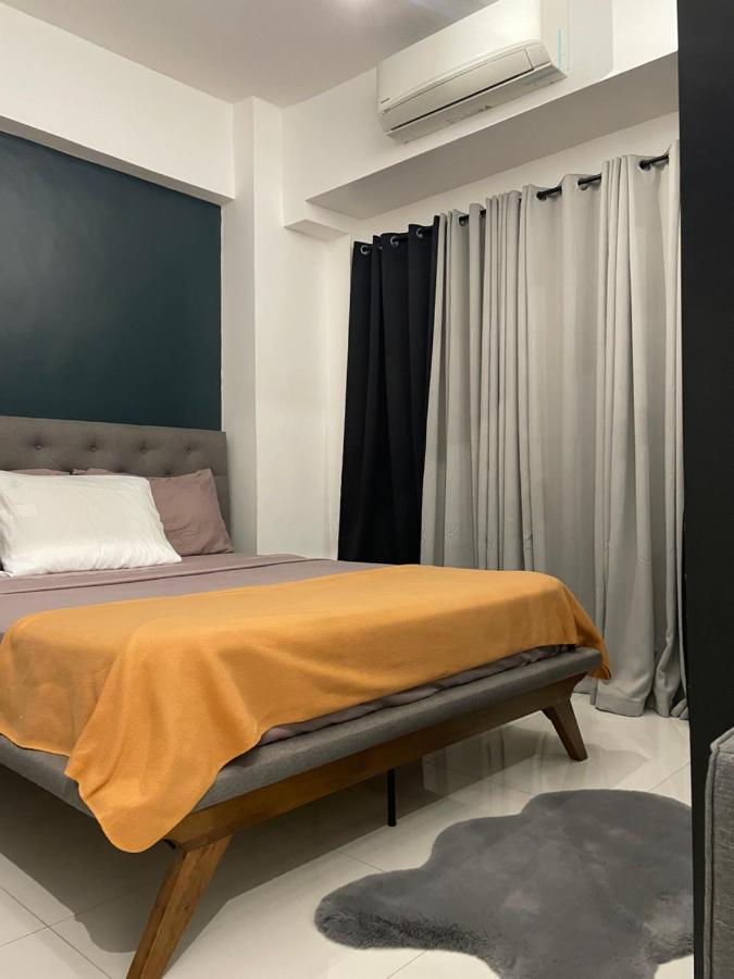 Apartment Aurrow @ Burgos Circle Bgc