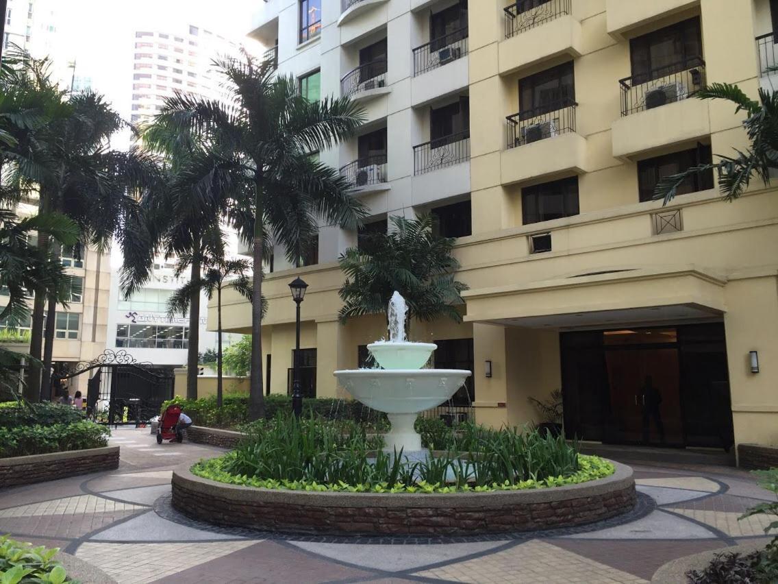Aurrow @ Burgos Circle Bgc Apartment