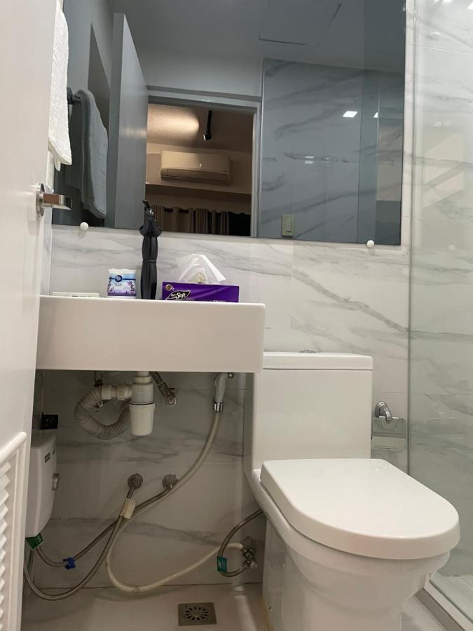 Apartment Aurrow @ Burgos Circle Bgc