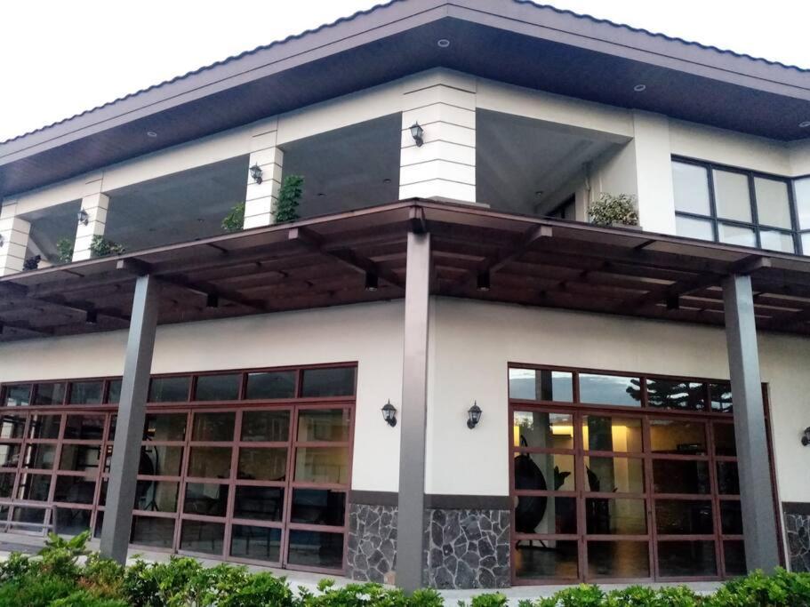 Racky's Condotel - Type With Vibe Apartment