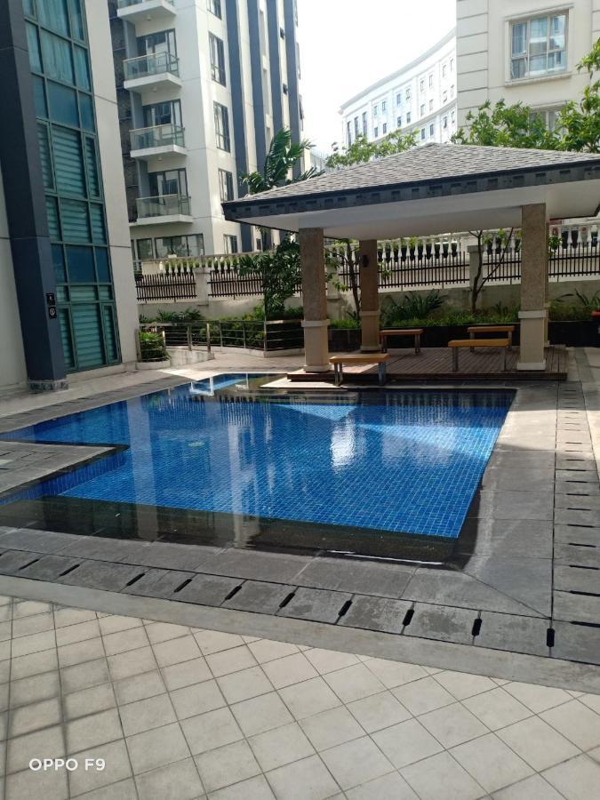 Mrmcondotel * Manila