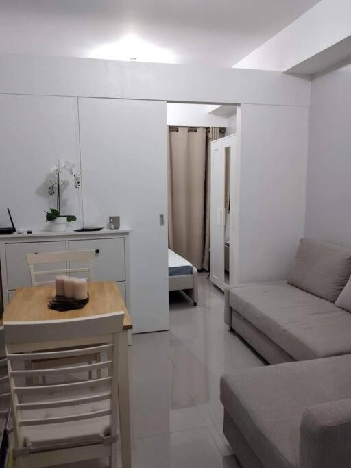 1231 Grass Residences Tower 5 Apartment Manila