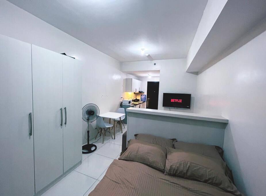 Sweden's Tiny Home, Unit *