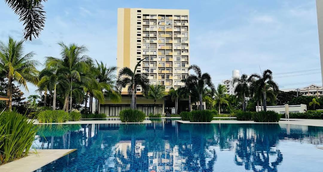 Apartment Condominium In Alabang *