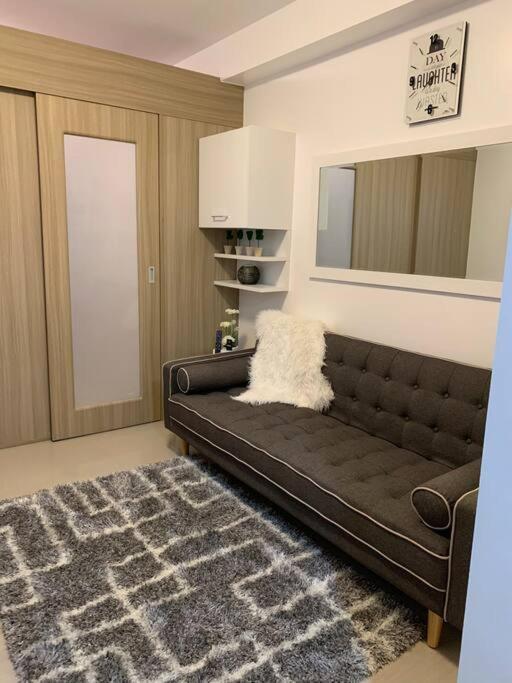 Apartment Katei Elegantly Designed 1-bedroom Facing Amenity Manila