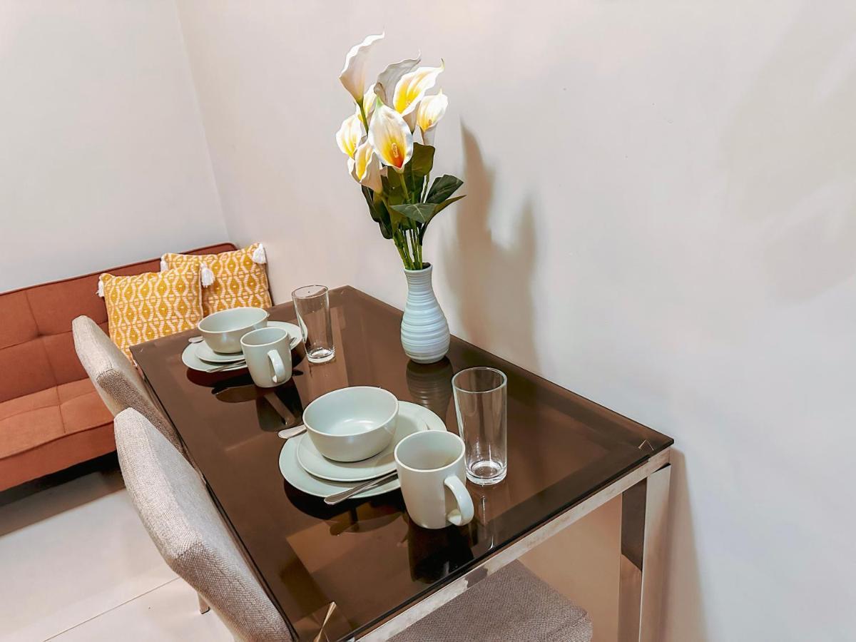 Comfy In Malate For 4 - Admiral Baysuites Apartment Manila