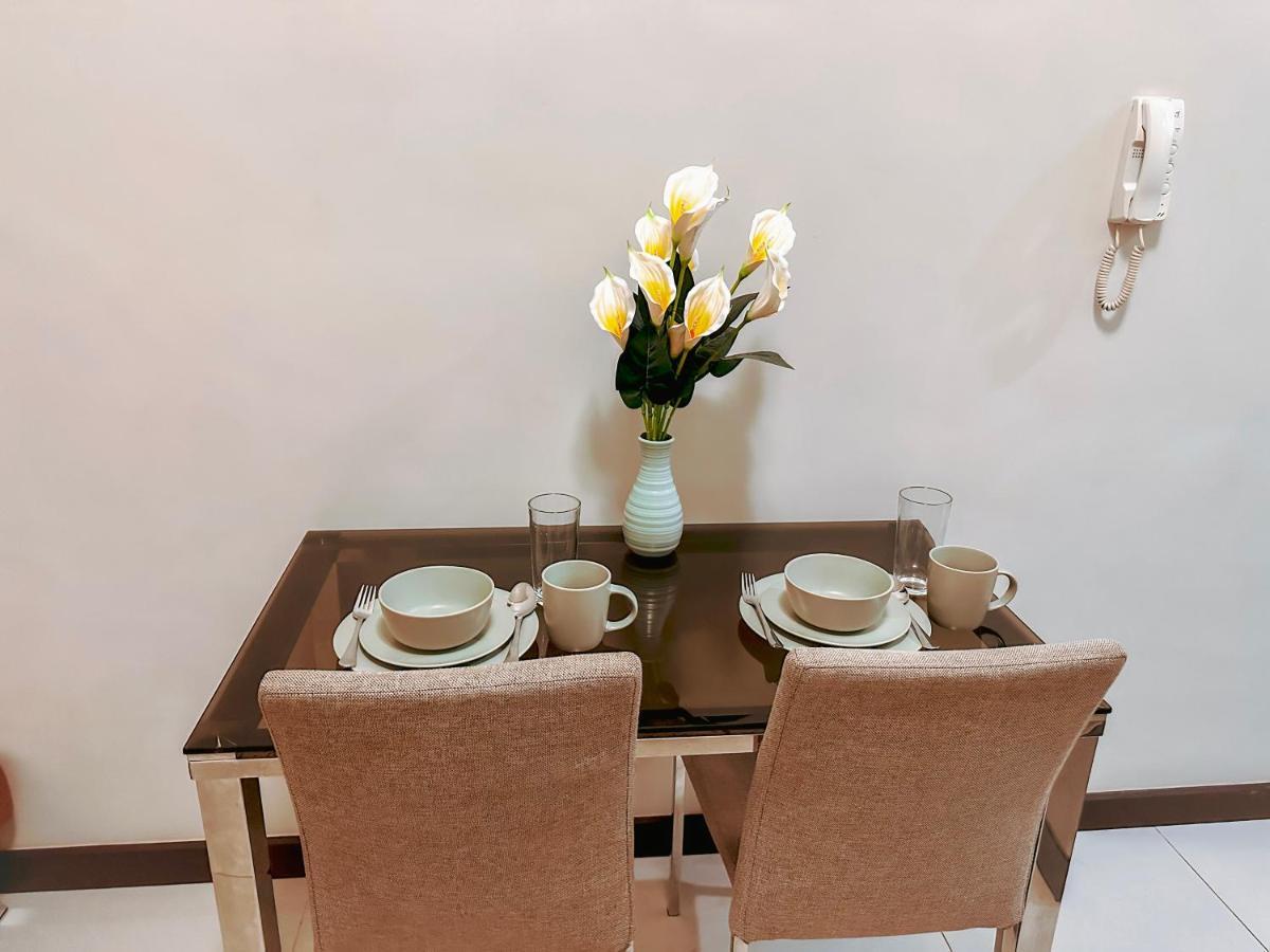 Comfy In Malate For 4 - Admiral Baysuites