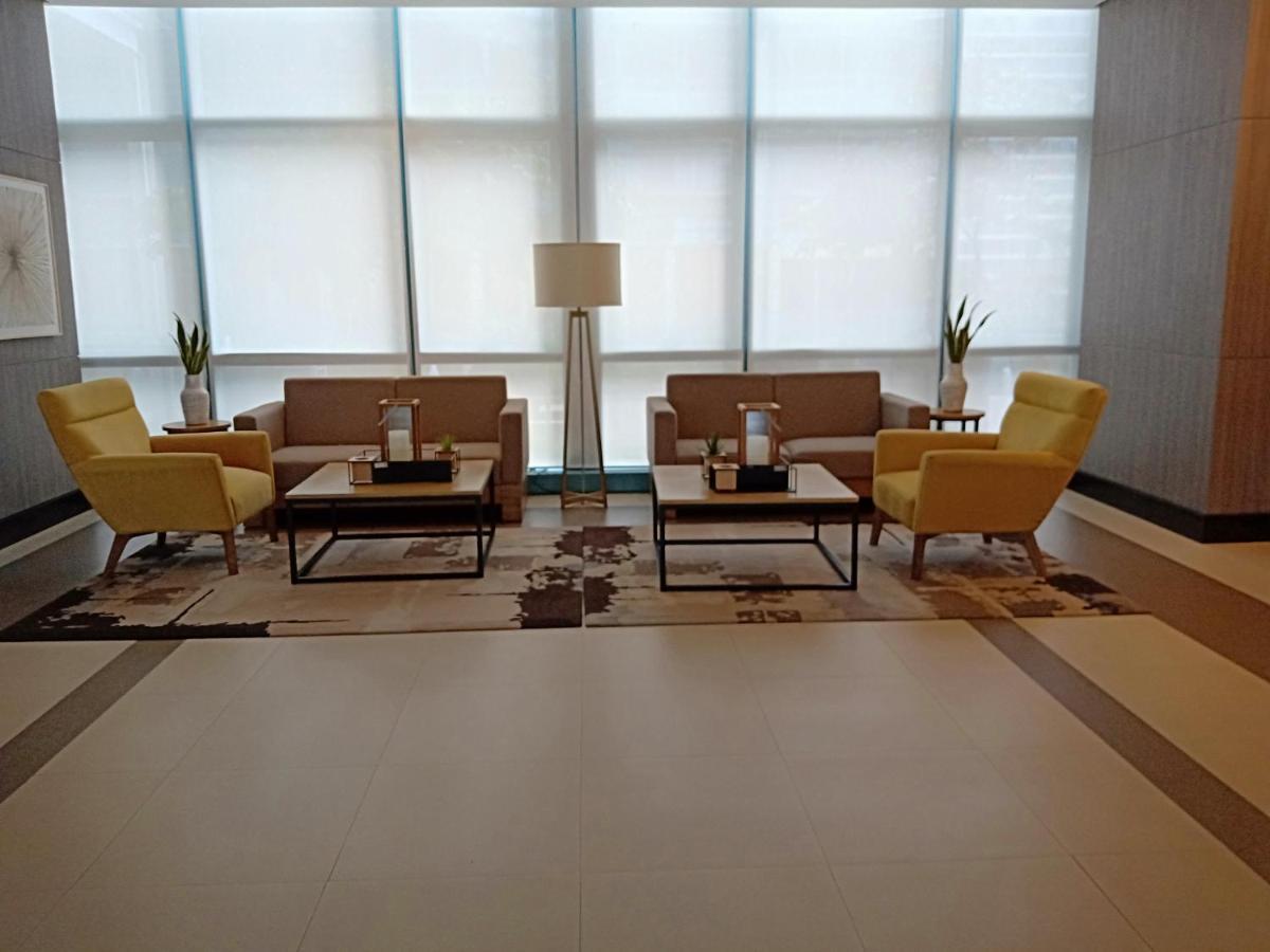 One Uptown Opposite Of Grandhyatt Taguig Apartment Manila