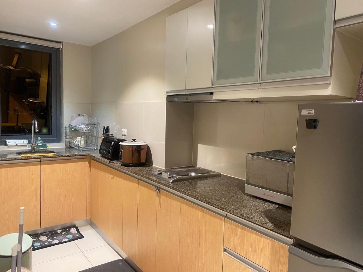 Apartment View, 1br Condo, One Eastwood Avenue Tower 2, Eastwood City, Quezon City, Manila, Philippines -requires Proof Of Id & Vax Card-