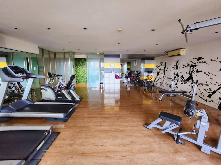Apartment Executive W/ Balcony Near Greenbelt 100mbps *