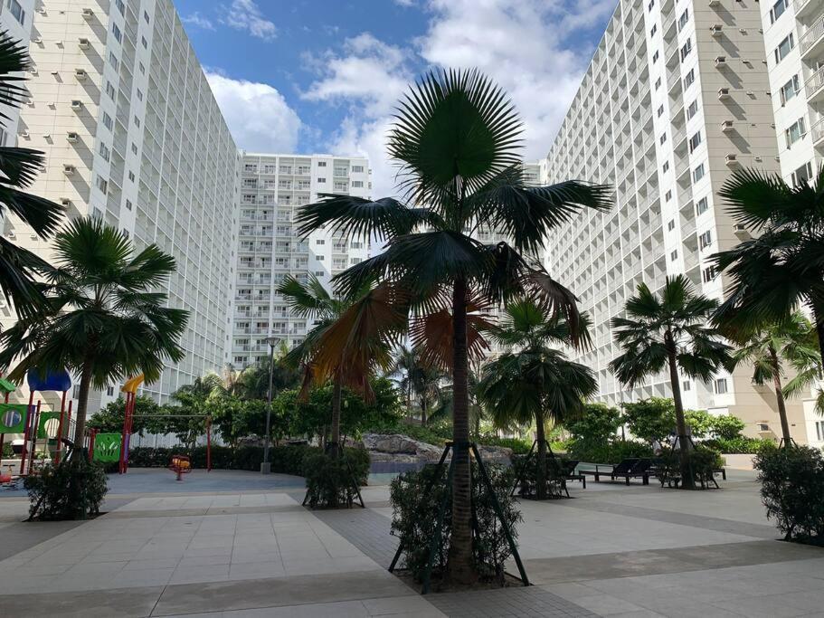Katei Elegantly Designed 1-bedroom Facing Amenity Manila