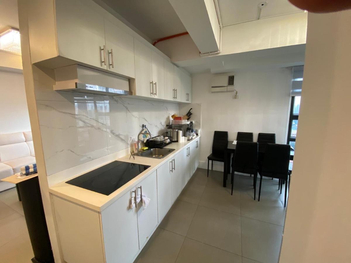Penthouse At Porto Towers In Cubao Quezon Apartment