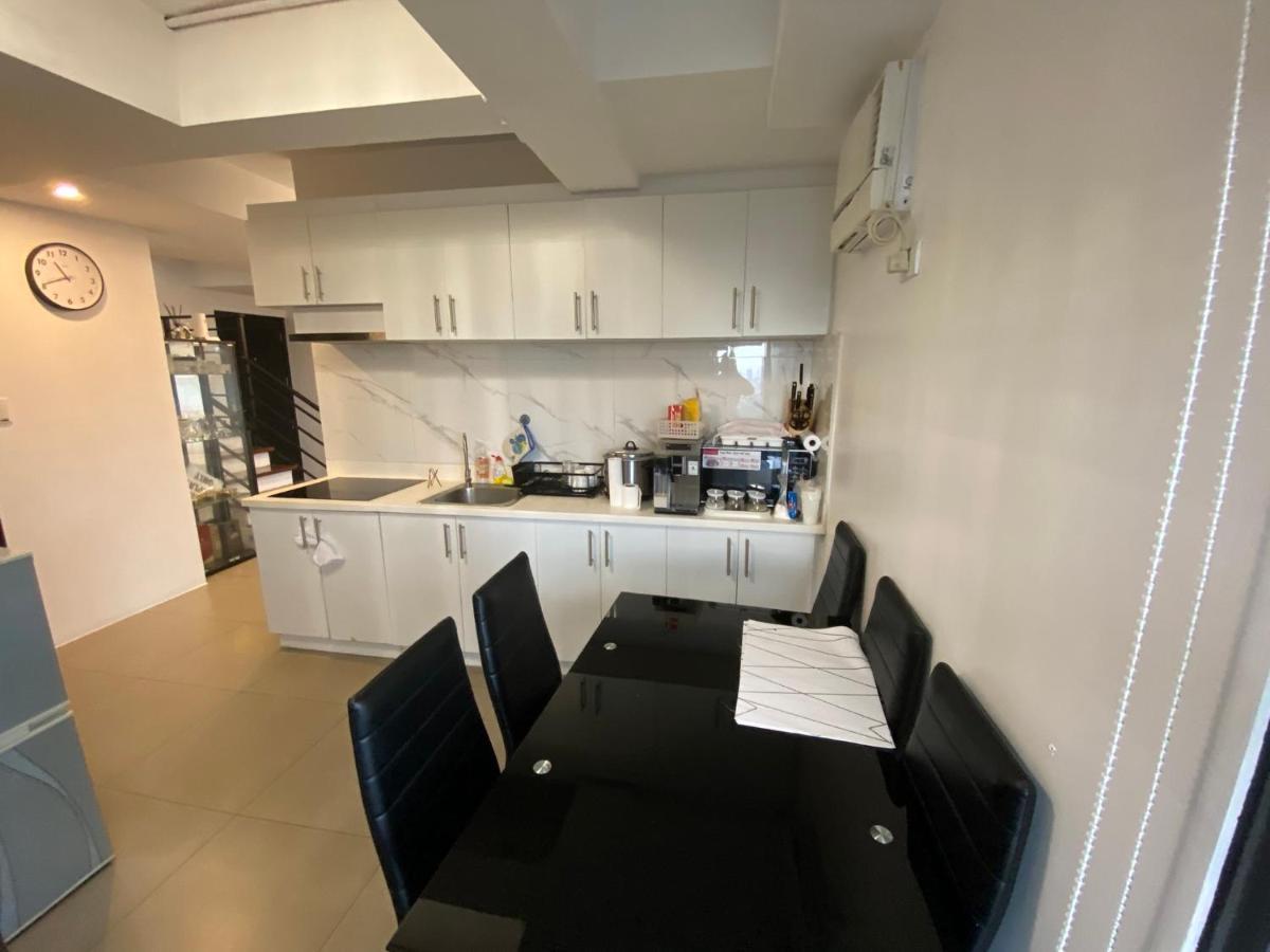 Penthouse At Porto Towers In Cubao Quezon *