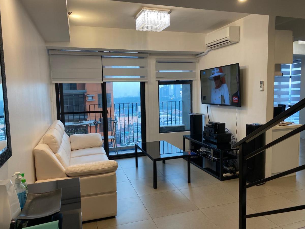 Apartment Penthouse At Porto Towers In Cubao Quezon *