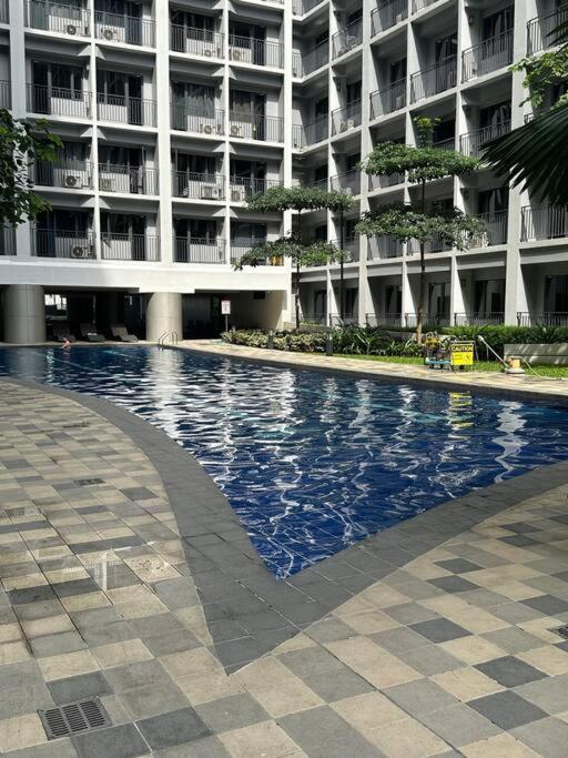 Shore 2 With Balcony Apartamento