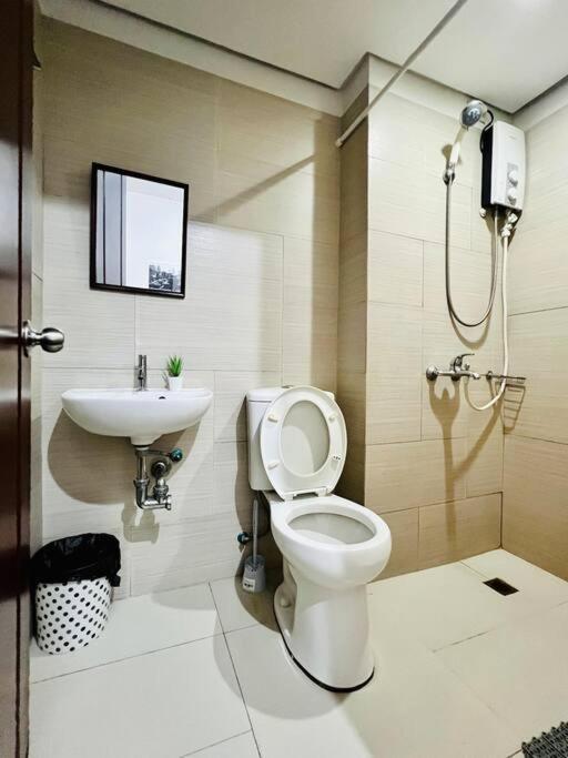 Sweet With Wifi And Netflix Apartamento Manila