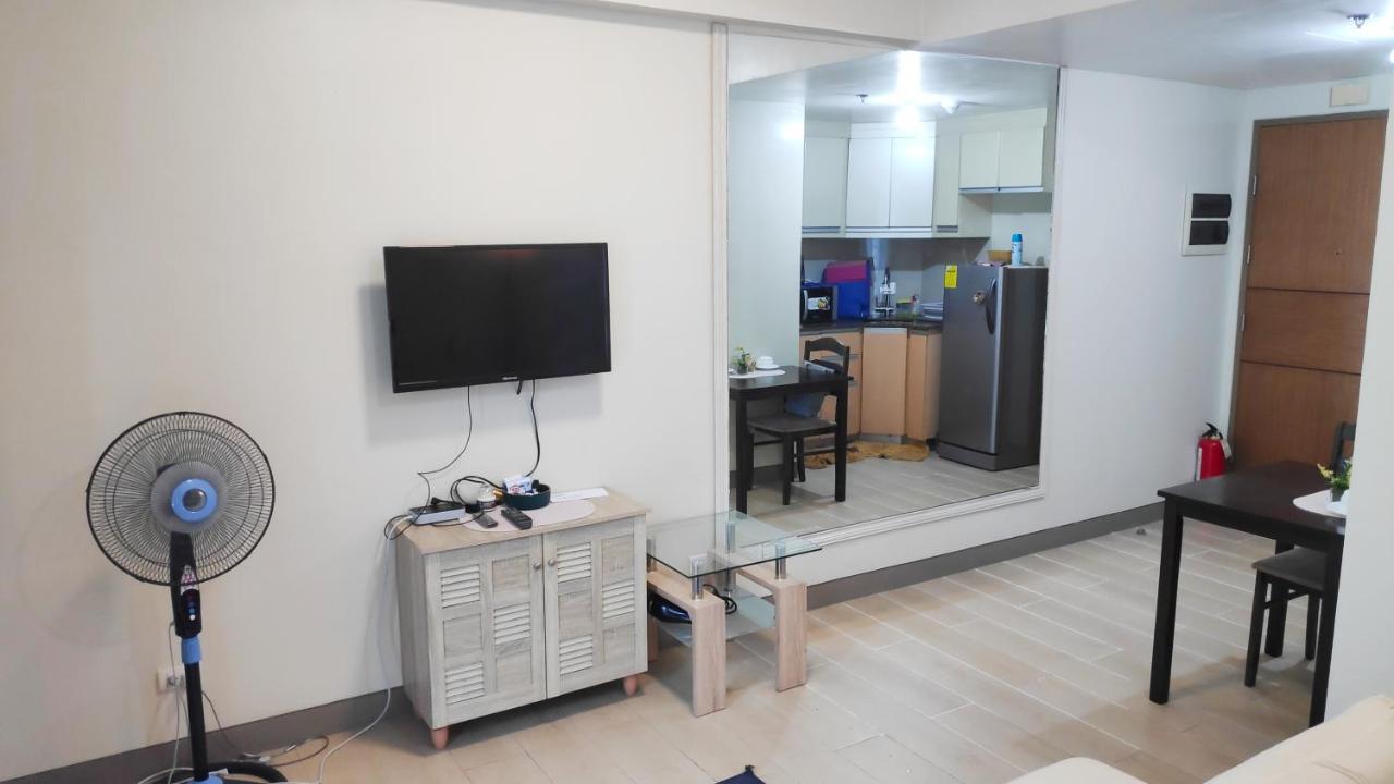 Apartment Palm Tree Near Mnl Airport Terminal 3 By Elr