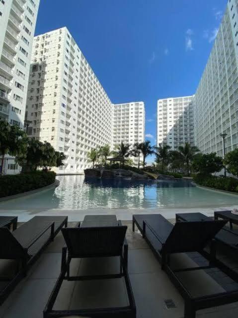 Shore D12 Near Airport- Sm Mall Of * Manila
