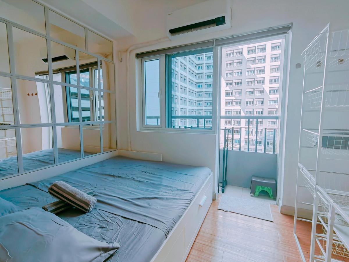 Crib's Nr.bgc * Manila