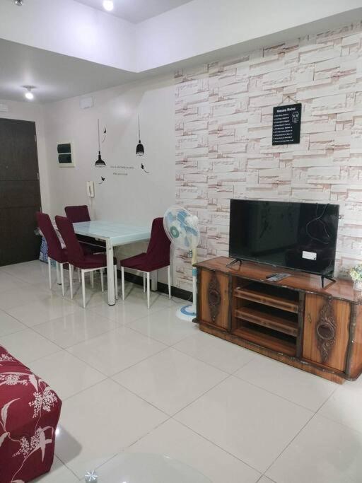 Cubao Manhattan Heights, Unit 8bc Tower B, 1 Br