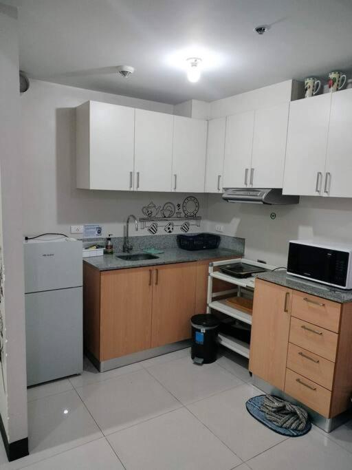 Cubao Manhattan Heights, Unit 8bc Tower B, 1 Br Manila