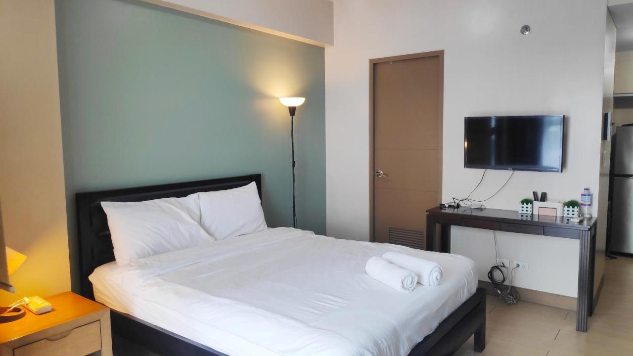 Palm Tree Near Mnl Airport Terminal 3 By Elr Apartment *