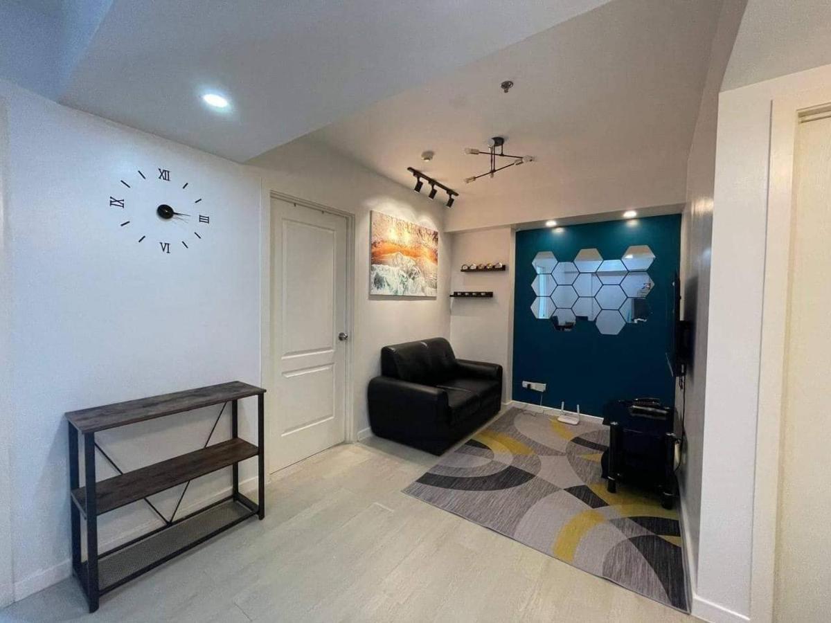 Riel's Condotel In Azure Beach Residences * Manila