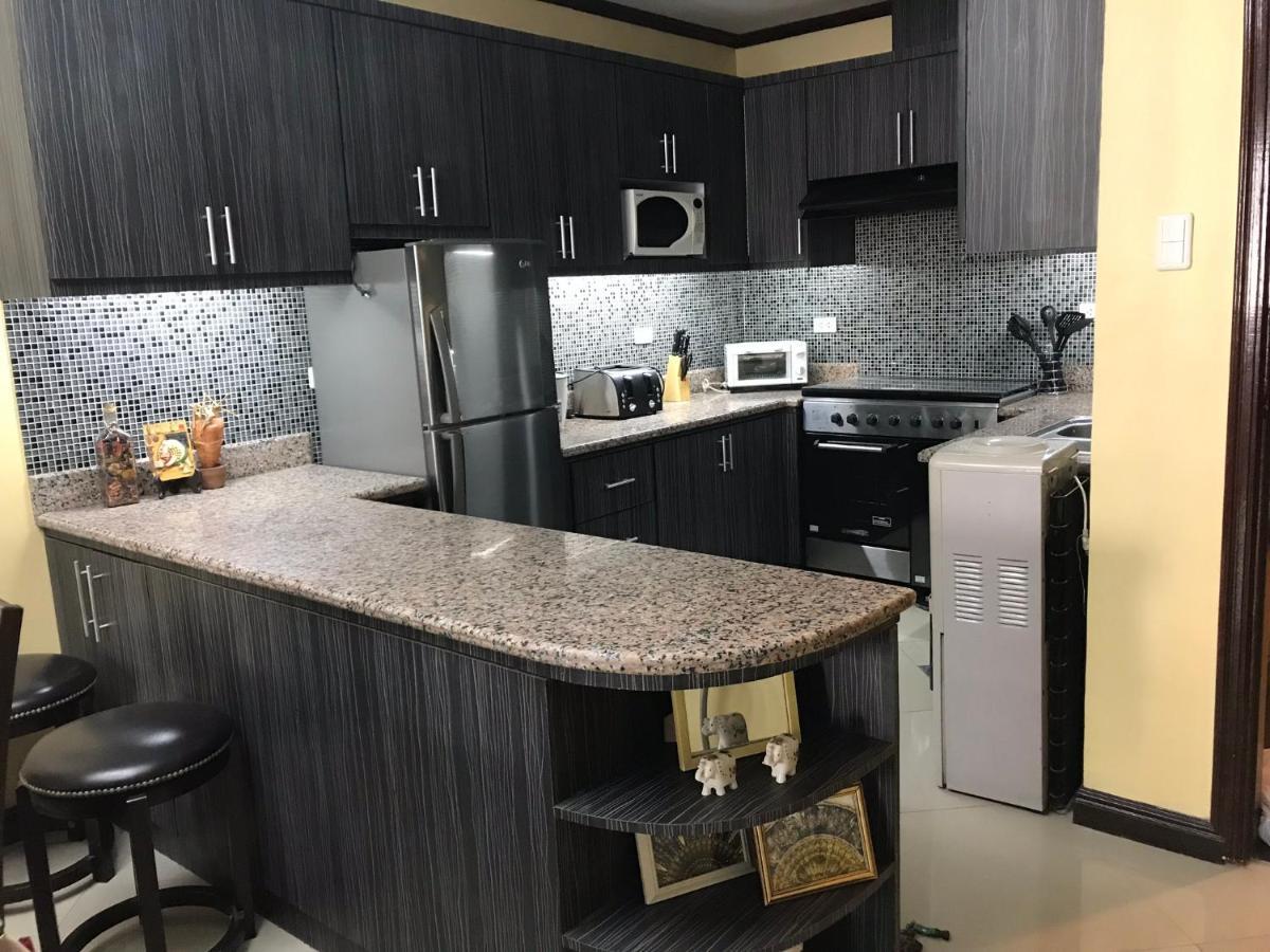 Rare 1br Condo, Makati Philippines