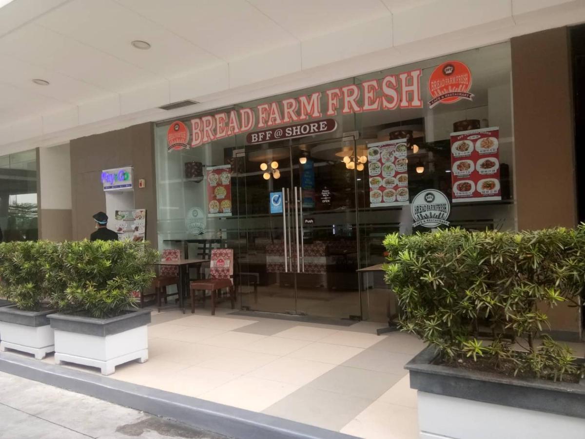 Shore Residences 1br Balcony, 3beds With Massager And Prime Video Manila