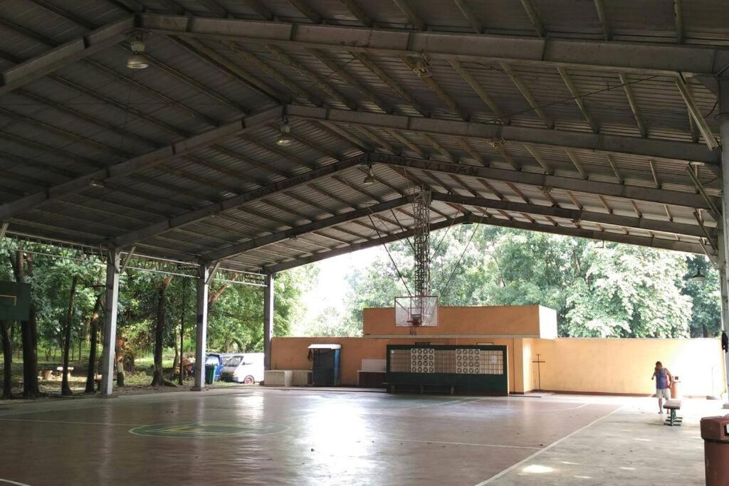 Big House In Quezon *