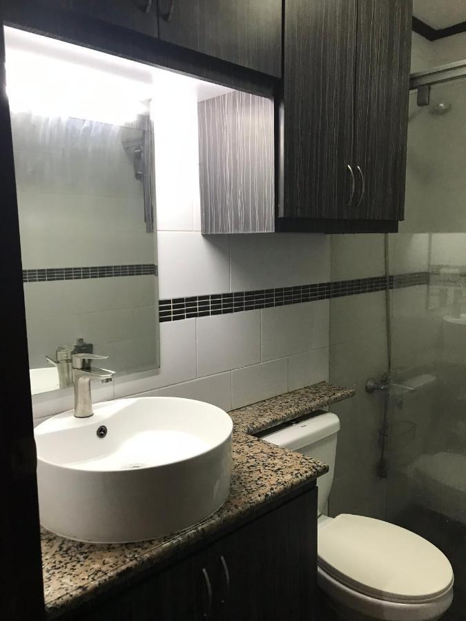 Apartment Rare 1br Condo, Makati Philippines Manila