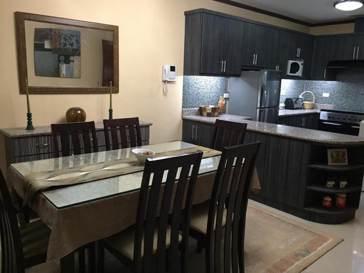 Apartment Rare 1br Condo, Makati Philippines Manila