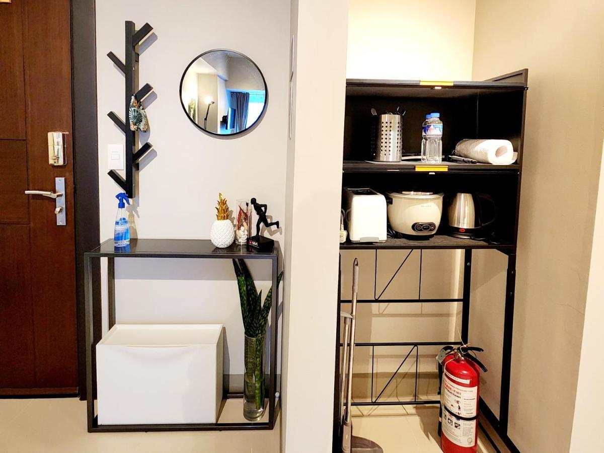 Pristine & Cozy At Uptown Mall Bgc Across Mitsukoshi With Free Parking Apartment Manila