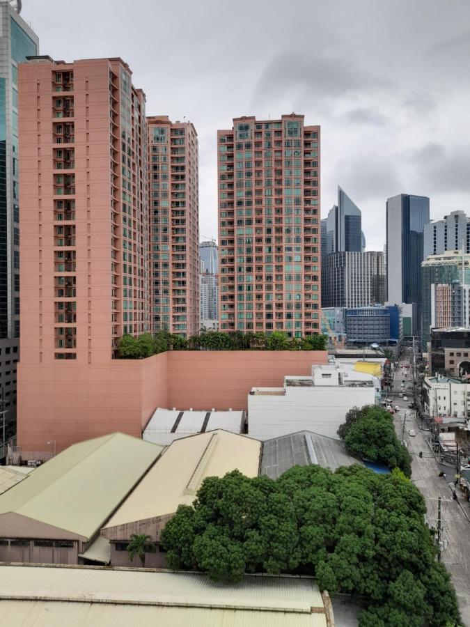 Victoria De Makati Two *