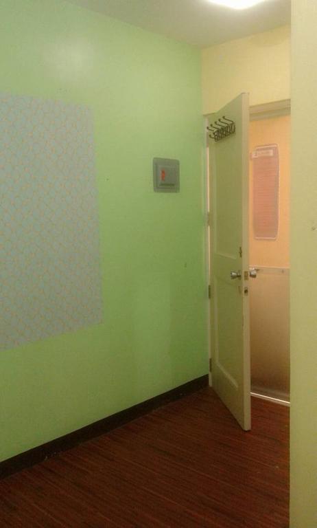 St. Maximillian Apartment Rentals Hostel Manila