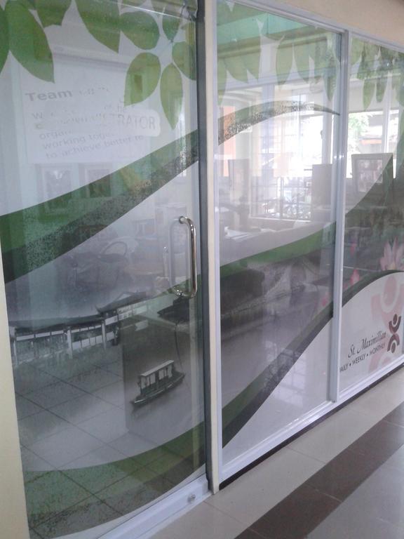 St. Maximillian Apartment Rentals Hostel
