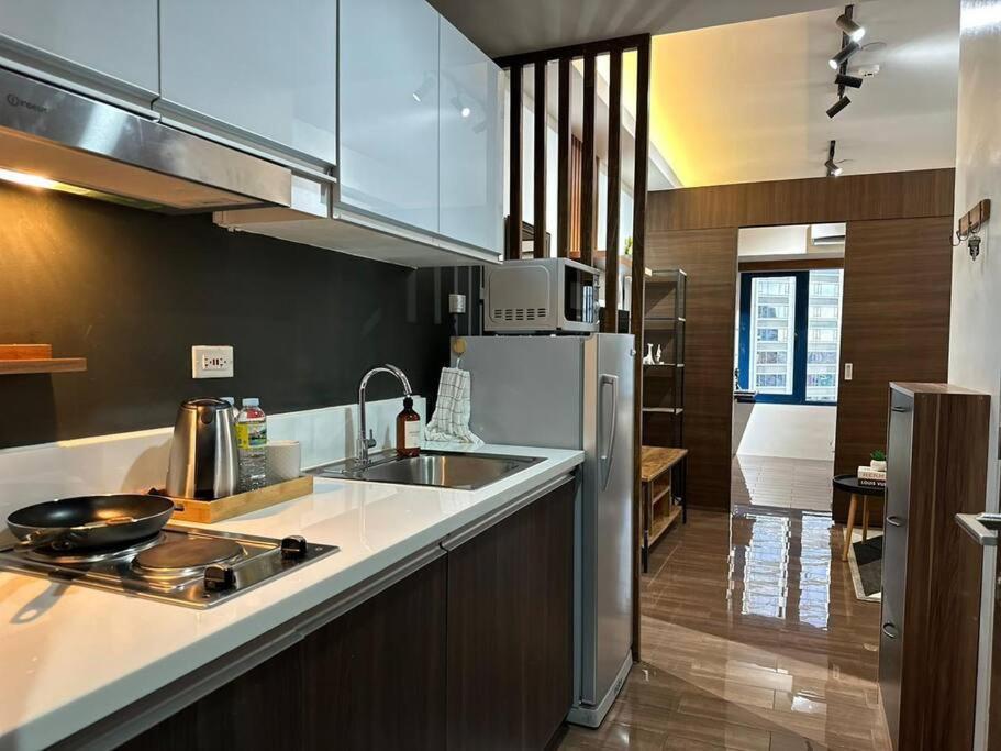 Modern Classic 1 Bedroom Air Residences Makati Apartment