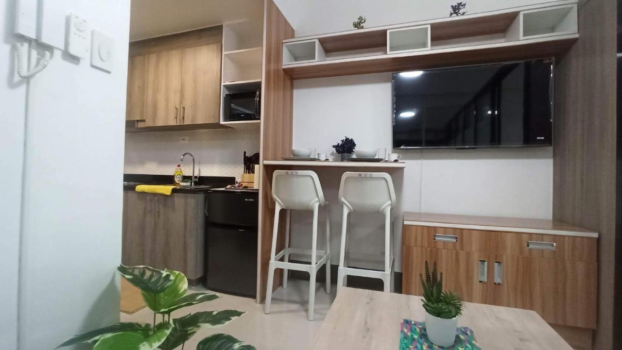 Apartment Cozy 1br With Netflix & Balcony Pool View Manila
