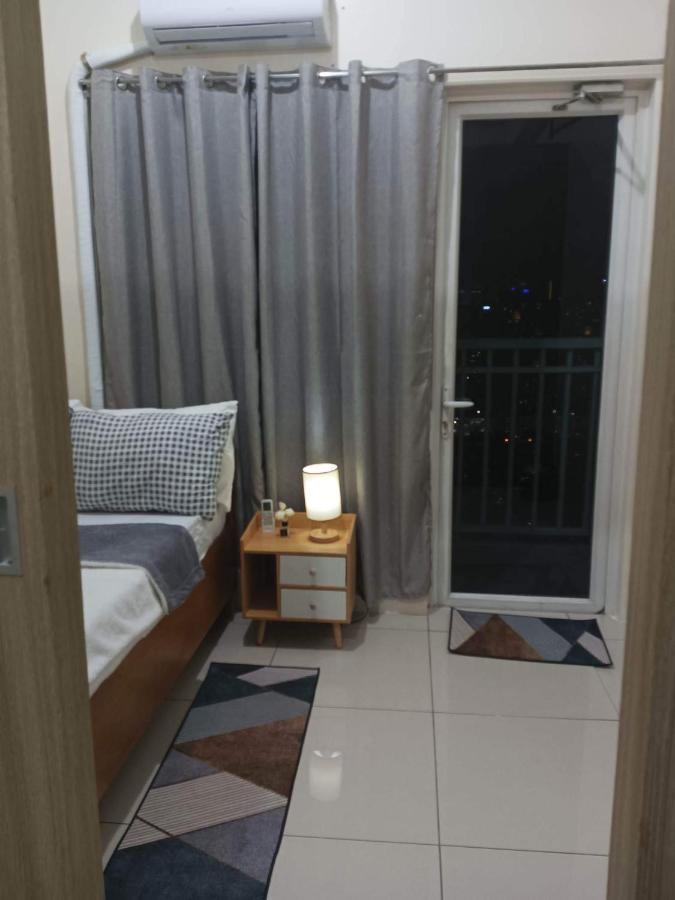 Breeze Residences - 1br Unit With Balcony -top Floor Manila