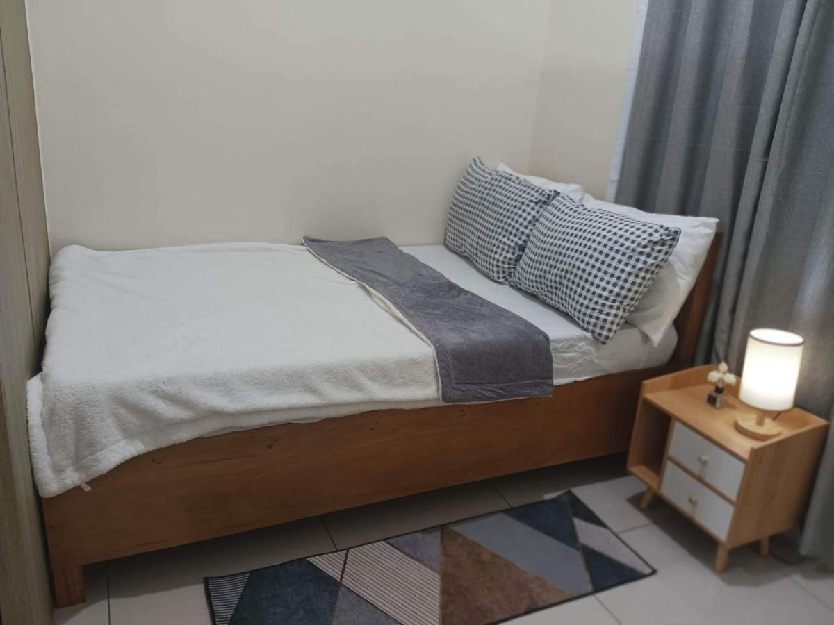 Breeze Residences - 1br Unit With Balcony -top Floor * Manila