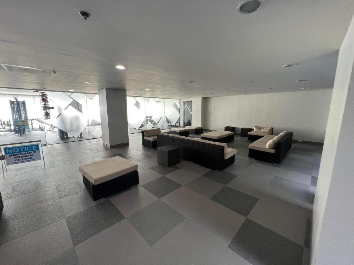 Urban Oasis: Prime With Airport Convenience *
