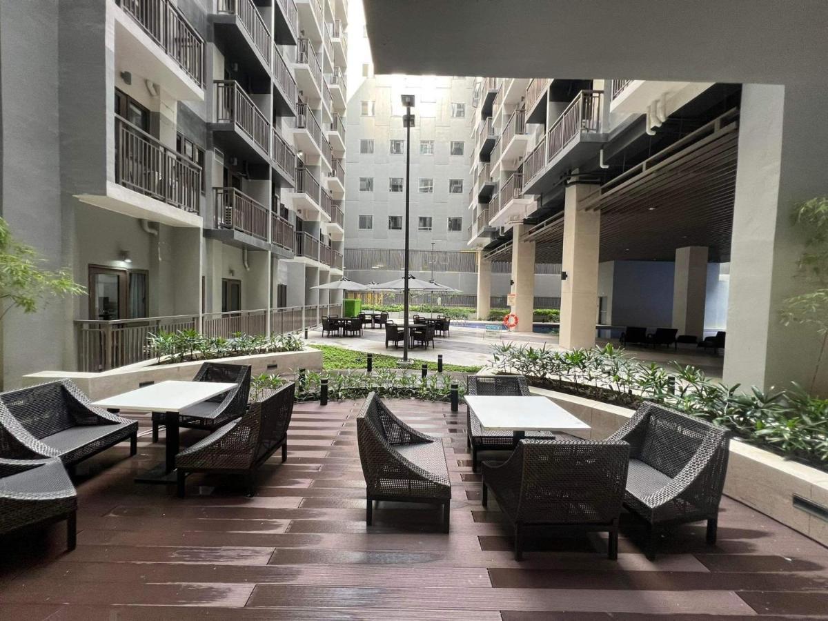 Urban Oasis: Prime With Airport Convenience *