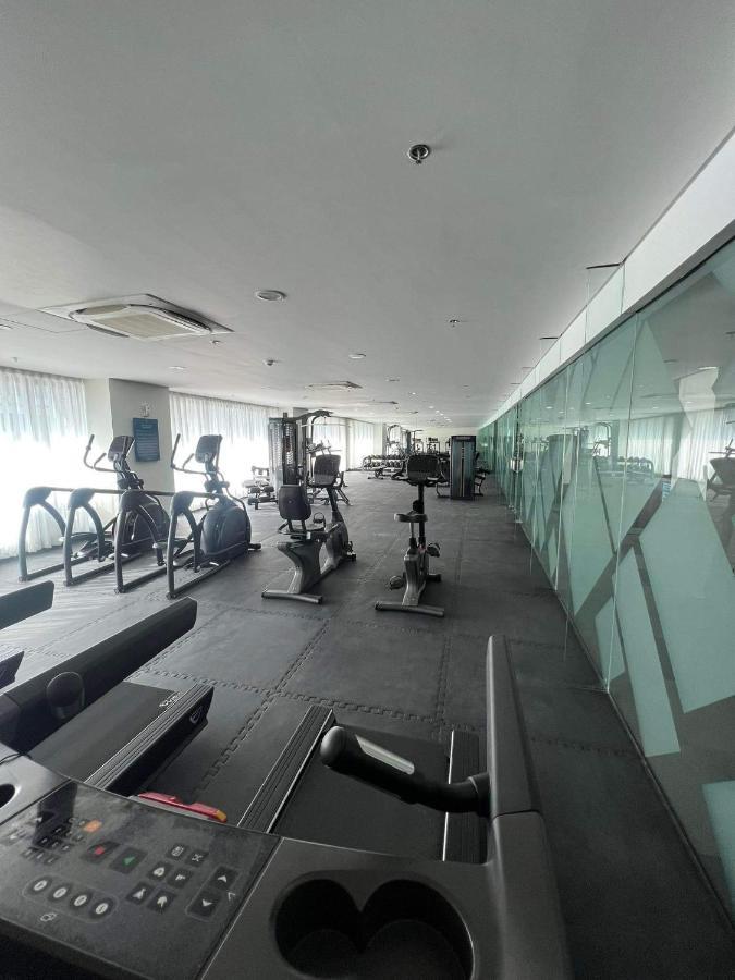 Urban Oasis: Prime With Airport Convenience * Manila