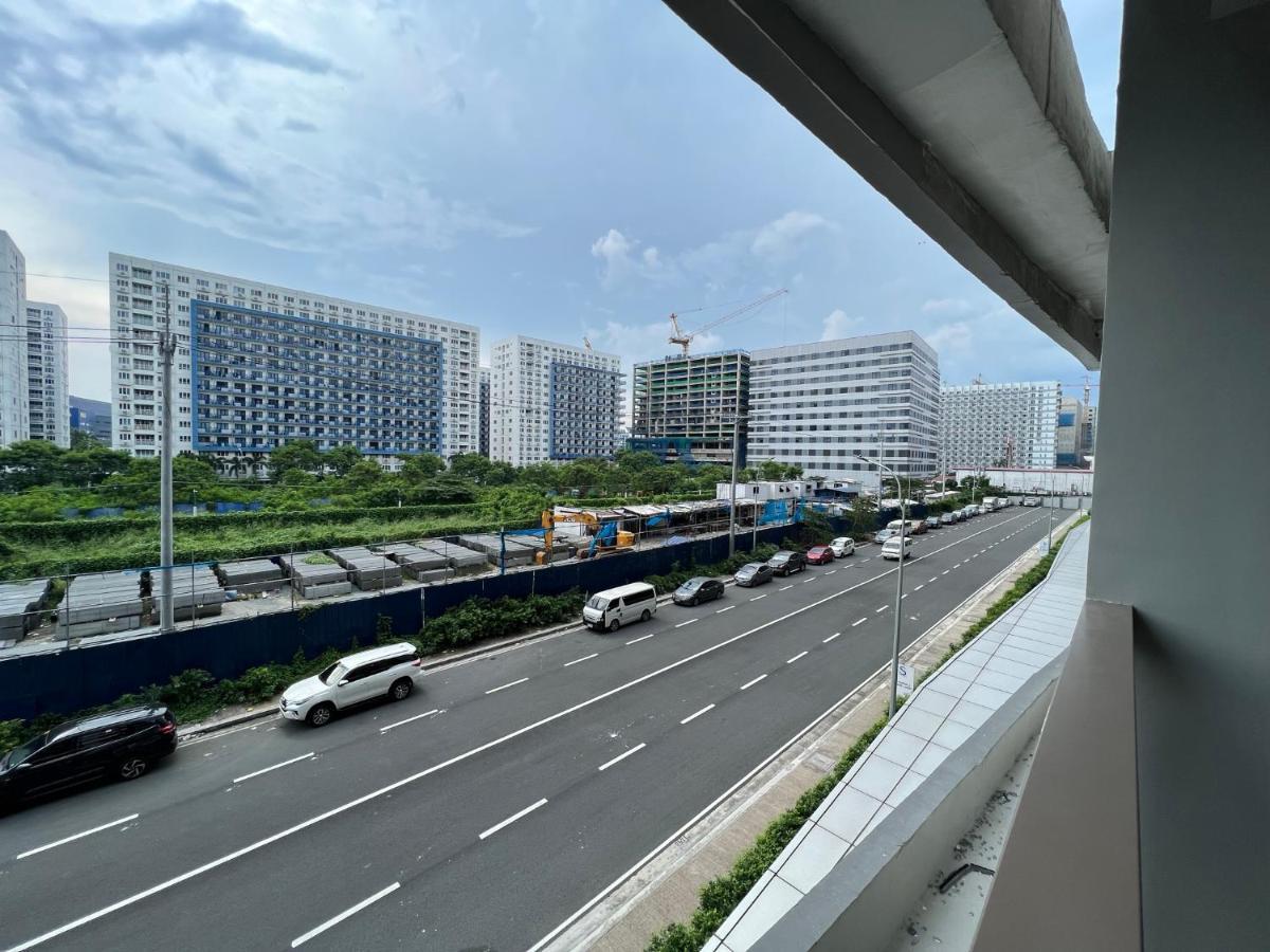 Apartment Urban Oasis: Prime With Airport Convenience *