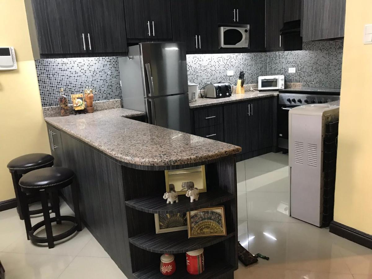 Rare 1br Condo, Makati Philippines Manila
