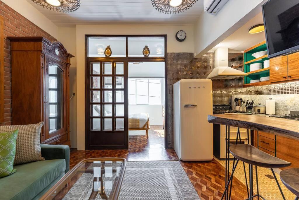 Apartment Poblacion, Makati Mid-century Modern Zentopia Smeg